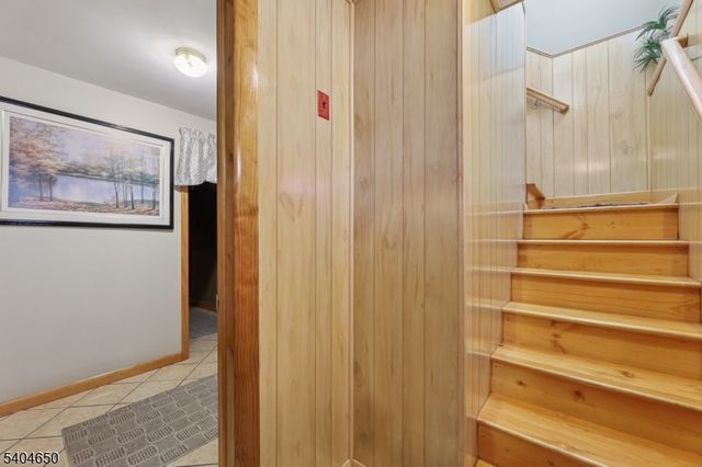 391 Avenue E, Bayonne City, NJ 07002