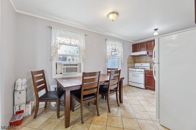 391 Avenue E, Bayonne City, NJ 07002