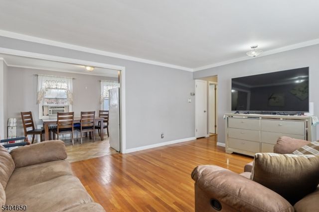 391 Avenue E, Bayonne City, NJ 07002