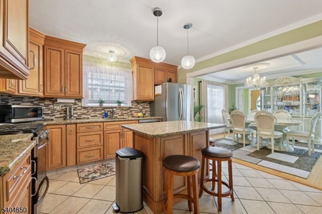 391 Avenue E, Bayonne City, NJ 07002