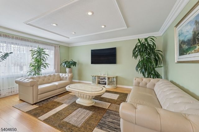 391 Avenue E, Bayonne City, NJ 07002