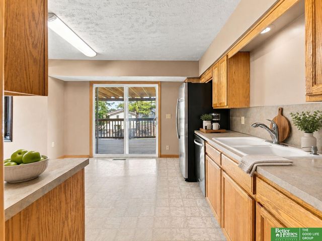 15107 Versaille Street, Bellevue, NE 68123