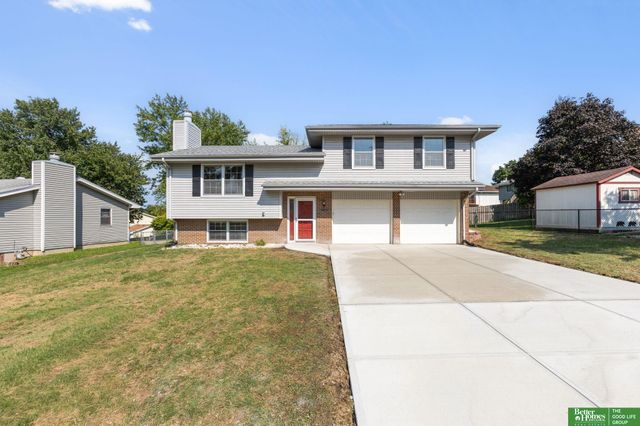 15107 Versaille Street, Bellevue, NE 68123