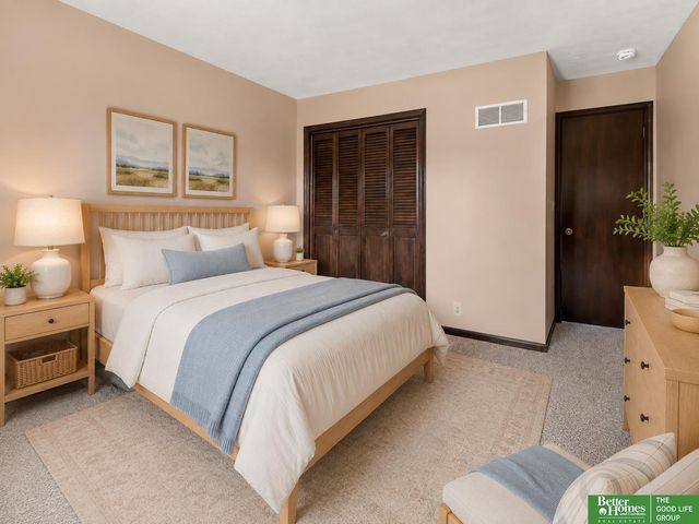 15107 Versaille Street, Bellevue, NE 68123
