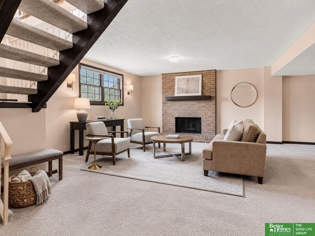 15107 Versaille Street, Bellevue, NE 68123