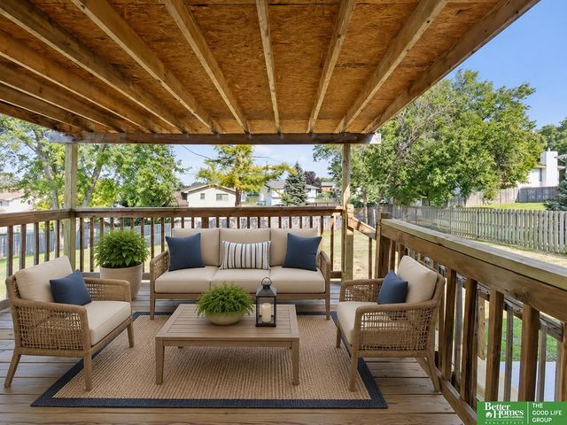 15107 Versaille Street, Bellevue, NE 68123