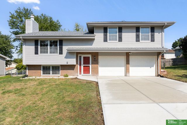 15107 Versaille Street, Bellevue, NE 68123