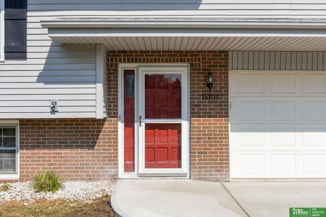 15107 Versaille Street, Bellevue, NE 68123