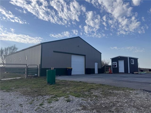 1113 SW 500th Road, Holden, MO 64040