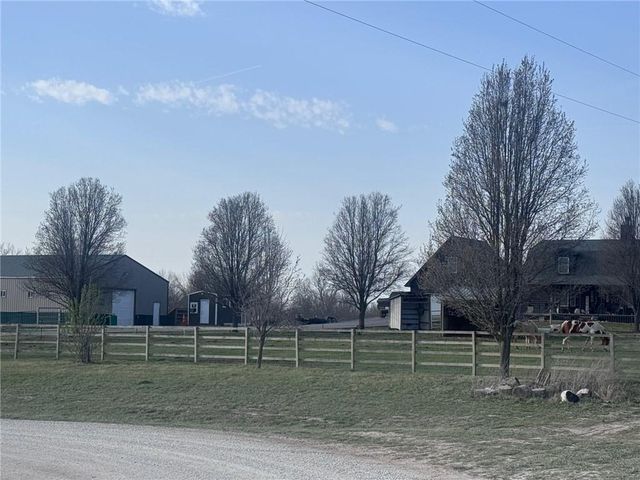 1113 SW 500th Road, Holden, MO 64040