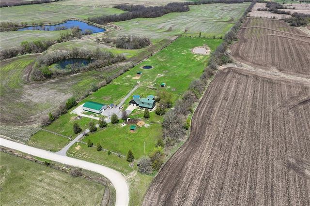 1113 SW 500th Road, Holden, MO 64040