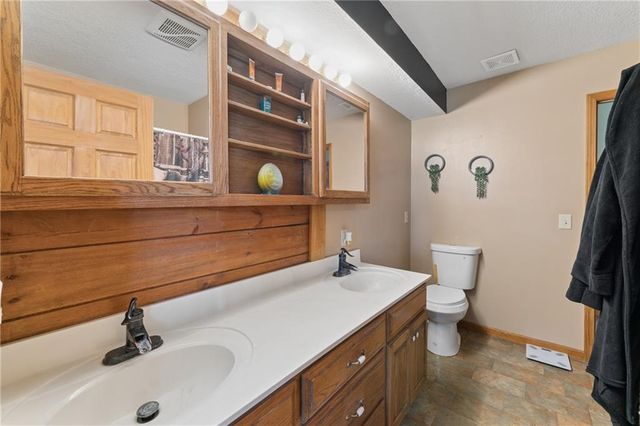 1113 SW 500th Road, Holden, MO 64040