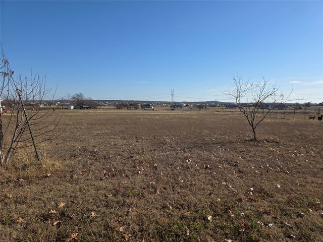 5716 Longhorn Trail, Joshua, TX 76058