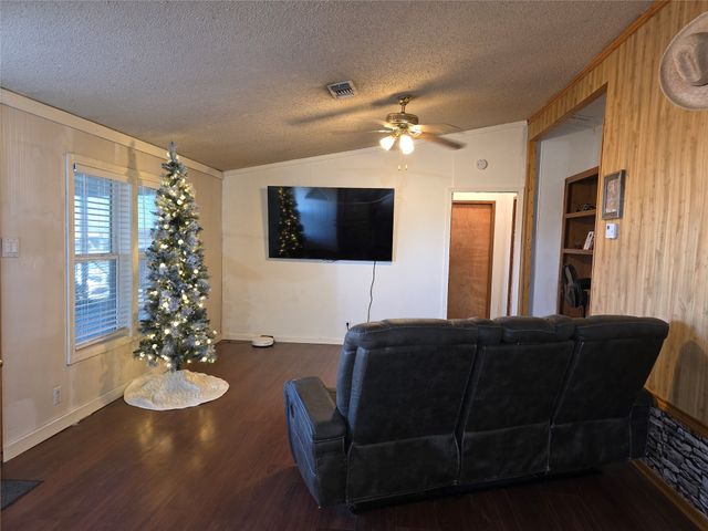 5716 Longhorn Trail, Joshua, TX 76058