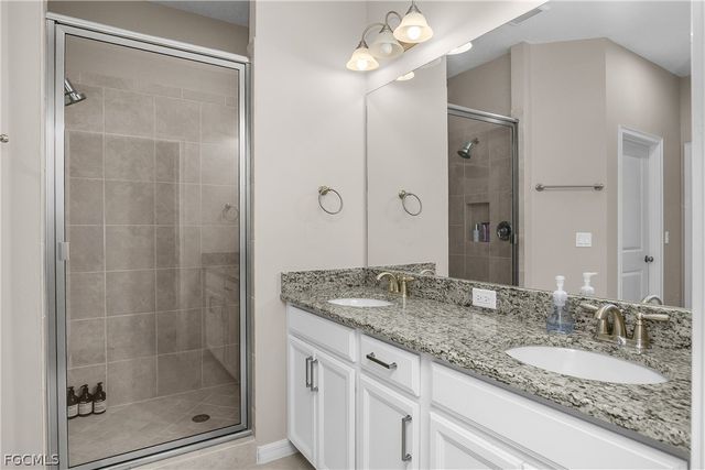 9366 Pocida CT 203, Naples, FL 34119