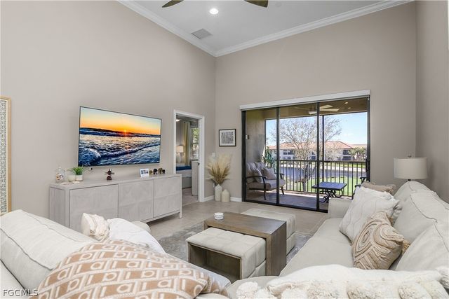 9366 Pocida CT 203, Naples, FL 34119