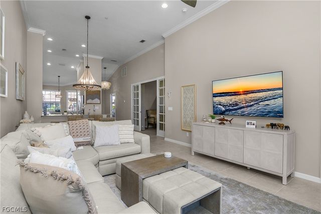 9366 Pocida CT 203, Naples, FL 34119