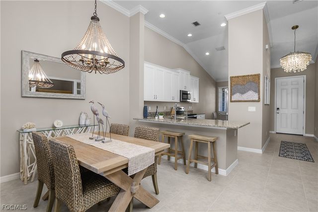 9366 Pocida CT 203, Naples, FL 34119