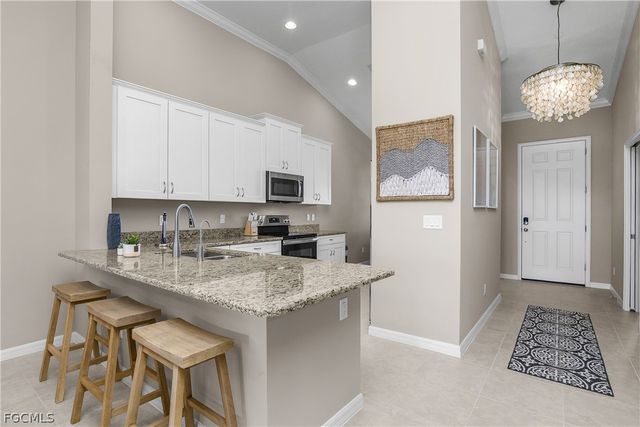 9366 Pocida CT 203, Naples, FL 34119