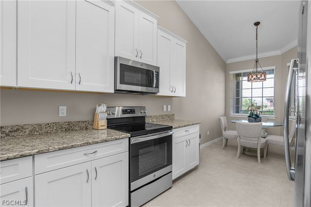 9366 Pocida CT 203, Naples, FL 34119