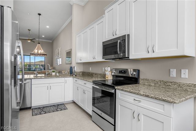 9366 Pocida CT 203, Naples, FL 34119