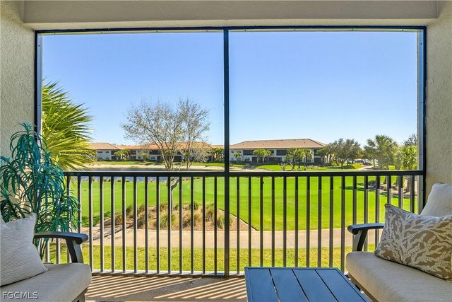 9366 Pocida CT 203, Naples, FL 34119