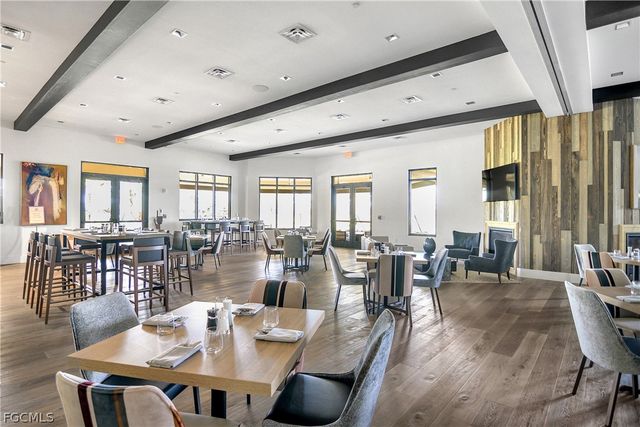 9366 Pocida CT 203, Naples, FL 34119