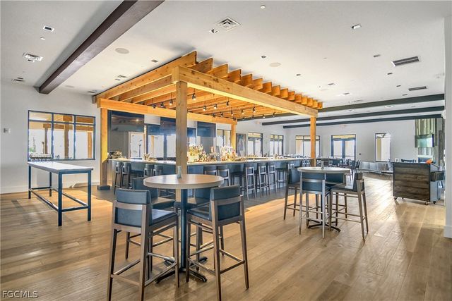 9366 Pocida CT 203, Naples, FL 34119