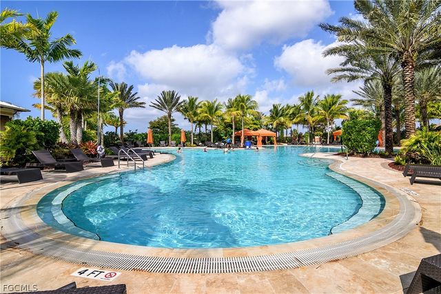 9366 Pocida CT 203, Naples, FL 34119