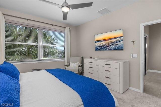 9366 Pocida CT 203, Naples, FL 34119