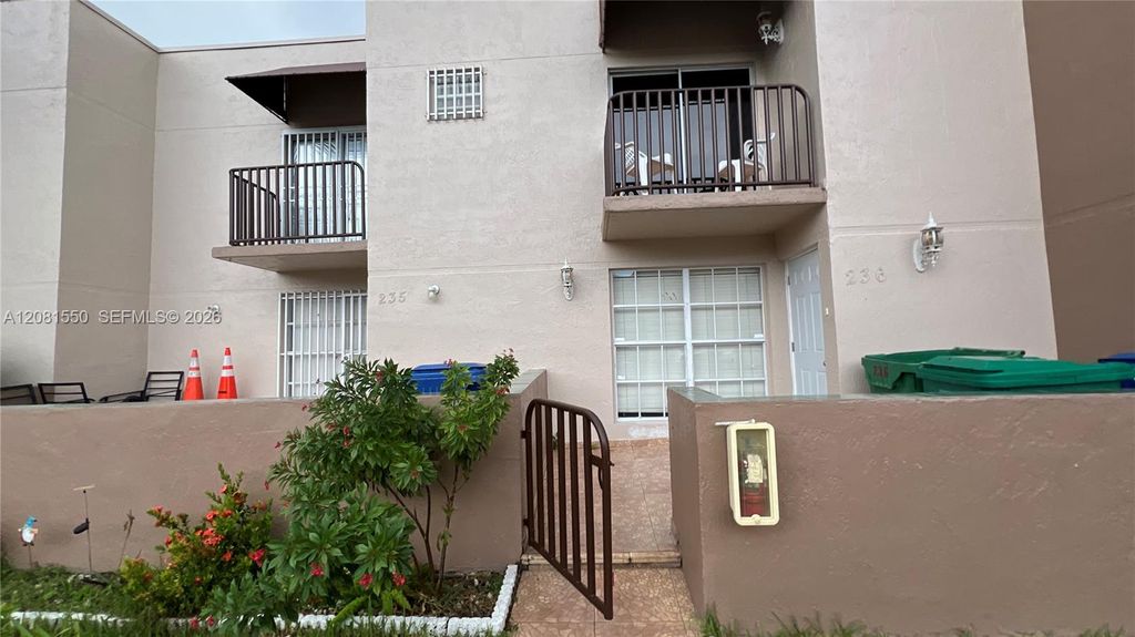 1990 SW 121st Court 236, Miami, FL 33175