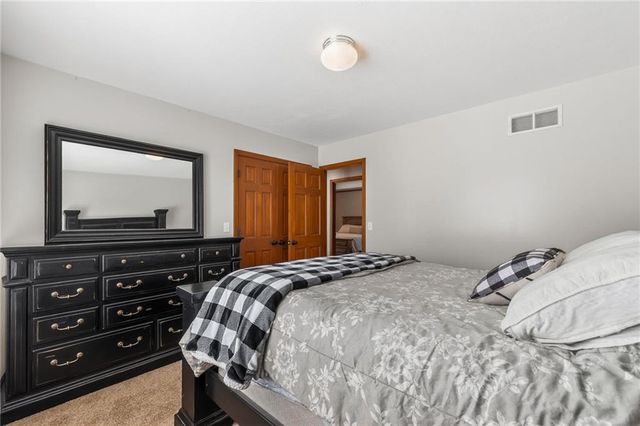 11618 Fishing River Road, Liberty, MO 64068