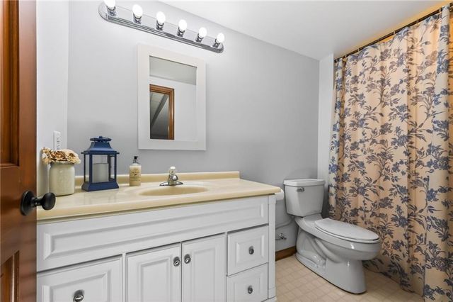 11618 Fishing River Road, Liberty, MO 64068