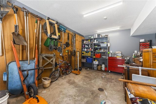 11618 Fishing River Road, Liberty, MO 64068