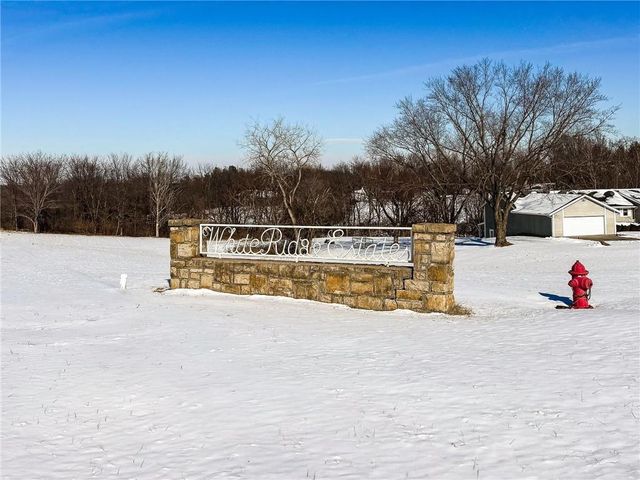 11618 Fishing River Road, Liberty, MO 64068