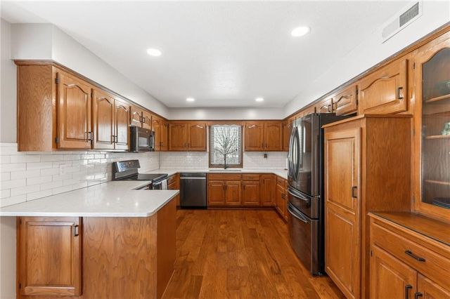 11618 Fishing River Road, Liberty, MO 64068