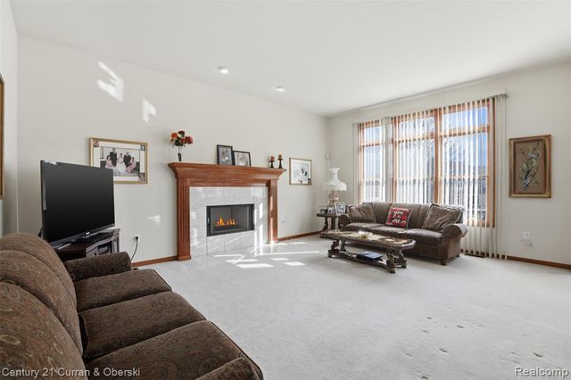 18578 Glengarry Drive, Livonia, MI 48152