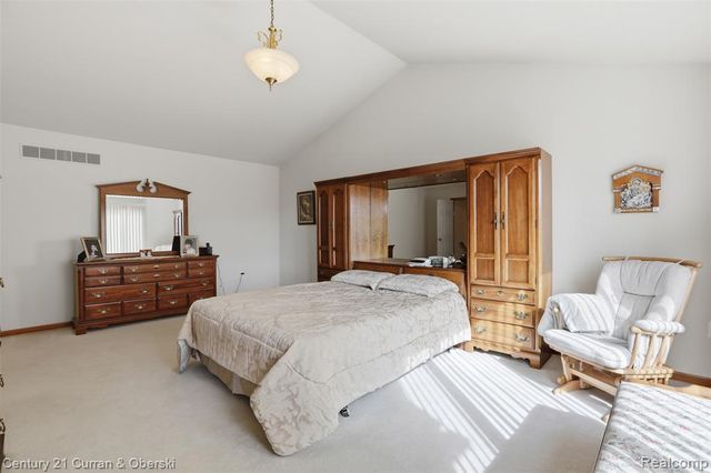 18578 Glengarry Drive, Livonia, MI 48152