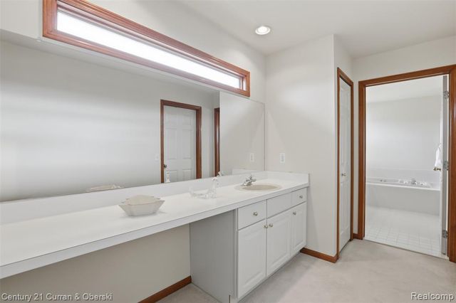 18578 Glengarry Drive, Livonia, MI 48152