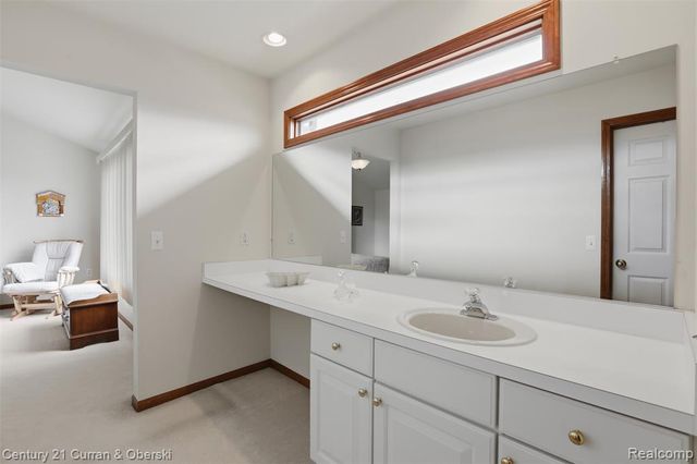 18578 Glengarry Drive, Livonia, MI 48152