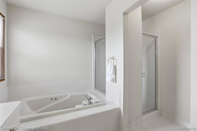 18578 Glengarry Drive, Livonia, MI 48152