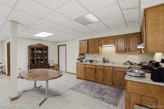 18578 Glengarry Drive, Livonia, MI 48152