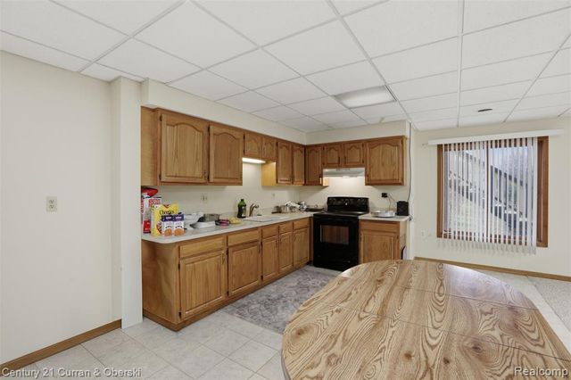 18578 Glengarry Drive, Livonia, MI 48152