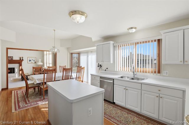 18578 Glengarry Drive, Livonia, MI 48152