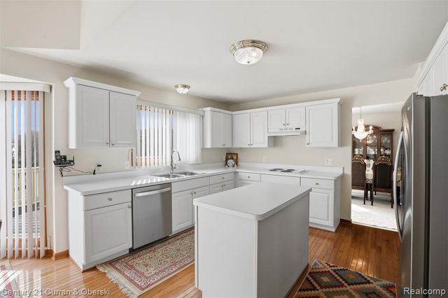 18578 Glengarry Drive, Livonia, MI 48152