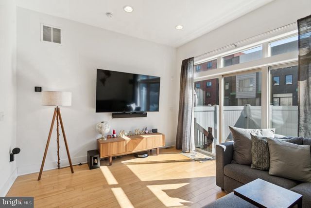 1119 N HOWARD ST, Philadelphia, PA 19123