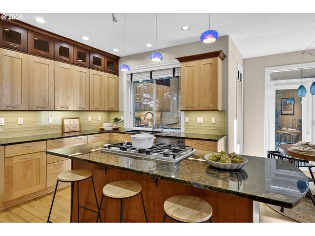 3684 Nw LORIANN Dr, Portland, OR 97229