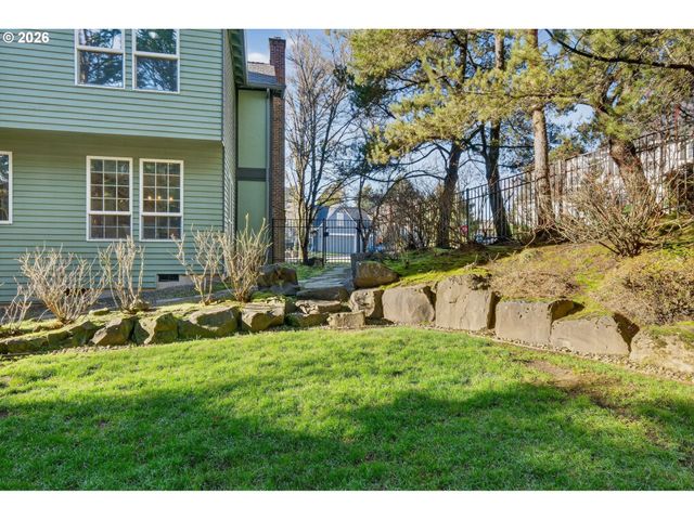 3684 Nw LORIANN Dr, Portland, OR 97229