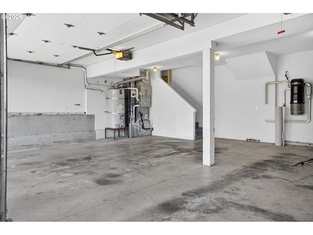 3684 Nw LORIANN Dr, Portland, OR 97229