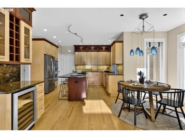 3684 Nw LORIANN Dr, Portland, OR 97229